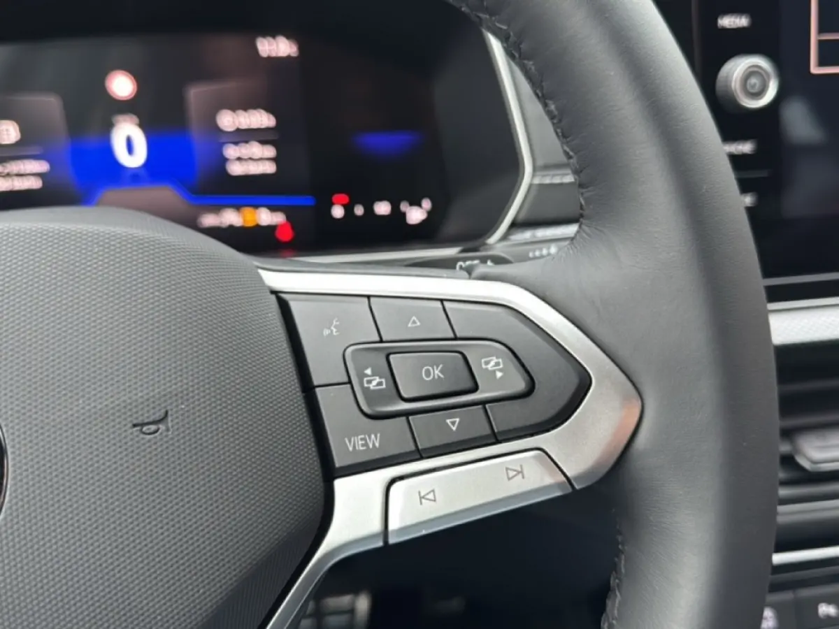 1.0 TSI DSG R-LINE afn.TREKHAAK/CAMERA/ACC/STOELVERW/CARPLAY