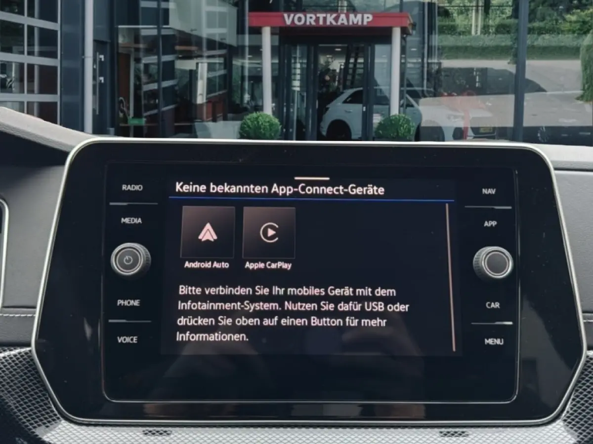 1.0 TSI DSG R-LINE afn.TREKHAAK/CAMERA/ACC/STOELVERW/CARPLAY