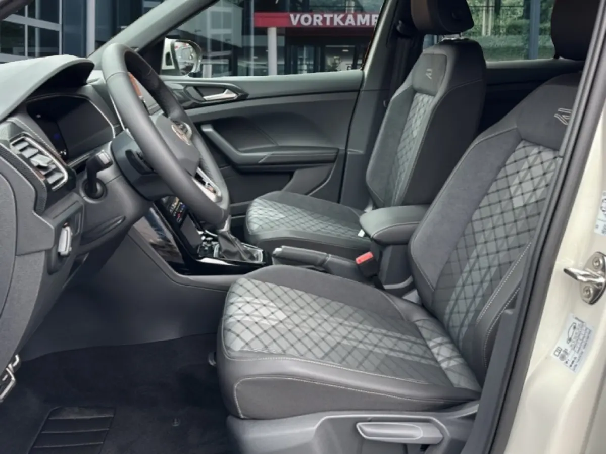 1.0 TSI DSG R-LINE afn.TREKHAAK/CAMERA/ACC/STOELVERW/CARPLAY