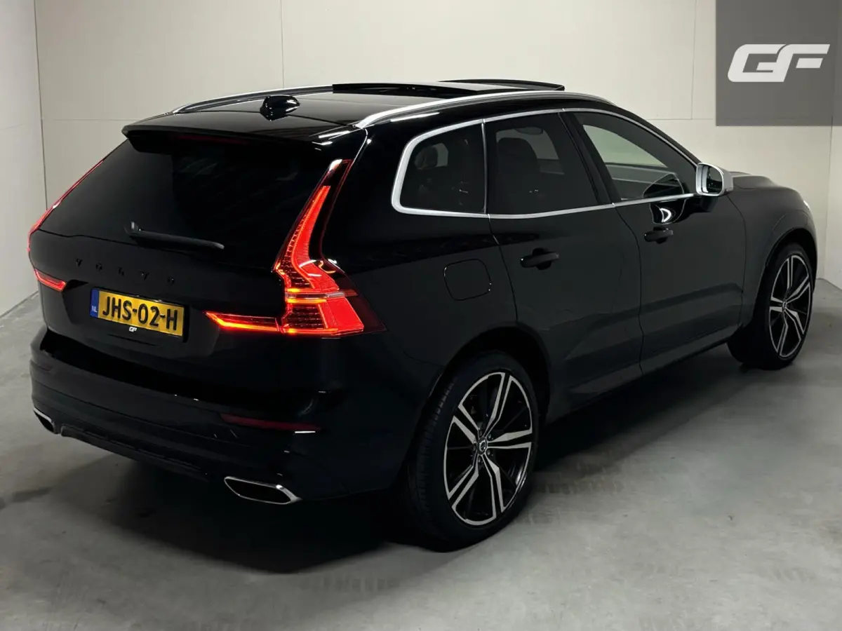 2.0 T8 Twin Engine AWD R-Design Luchtv. Pano H/K HUD 360°