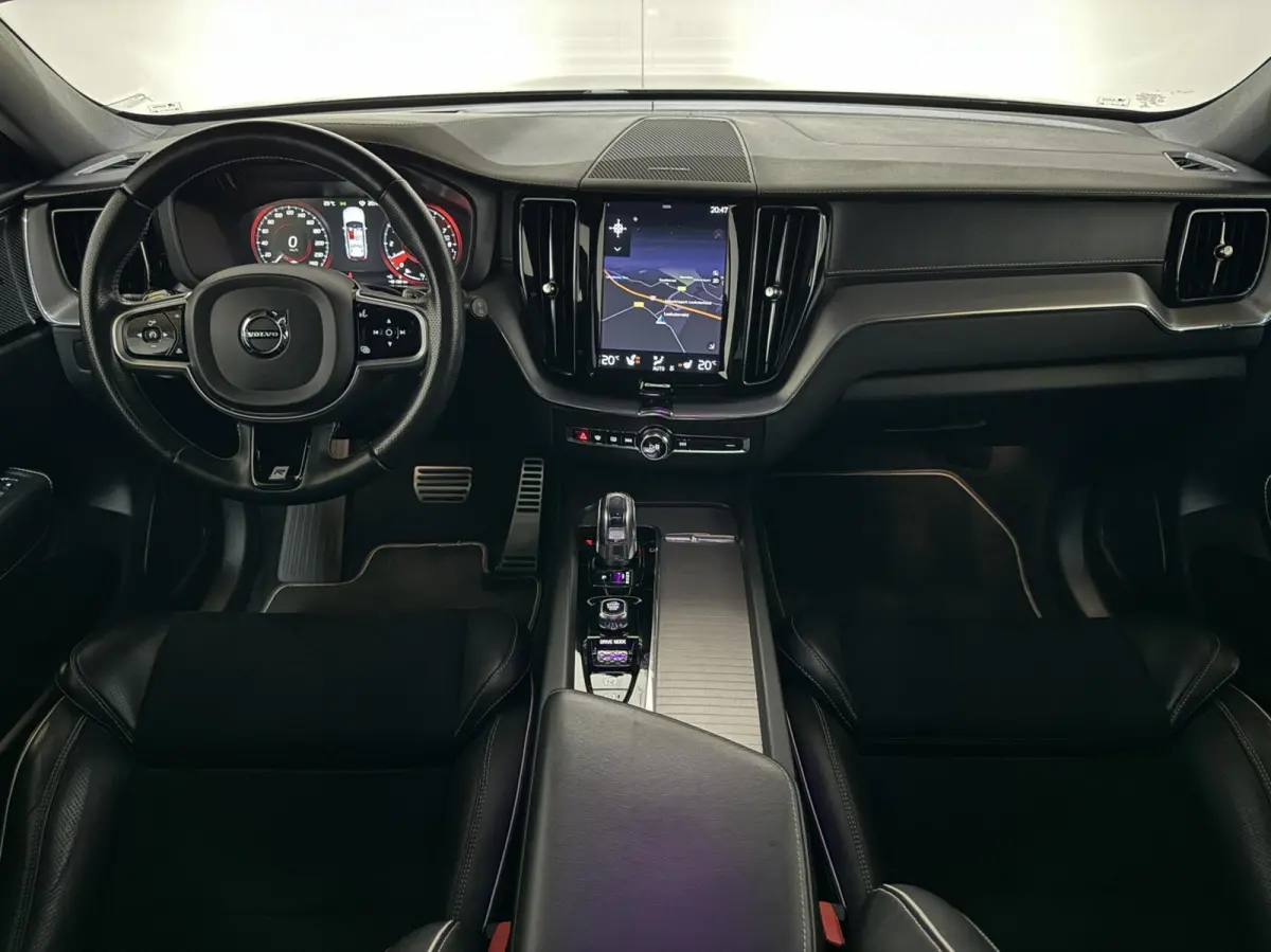 2.0 T8 Twin Engine AWD R-Design Luchtv. Pano H/K HUD 360°