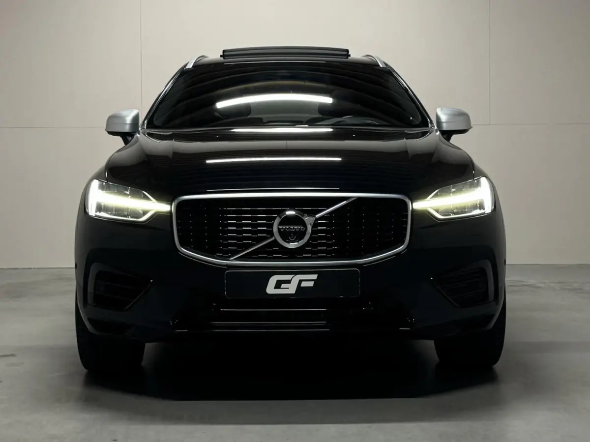 2.0 T8 Twin Engine AWD R-Design Luchtv. Pano H/K HUD 360°