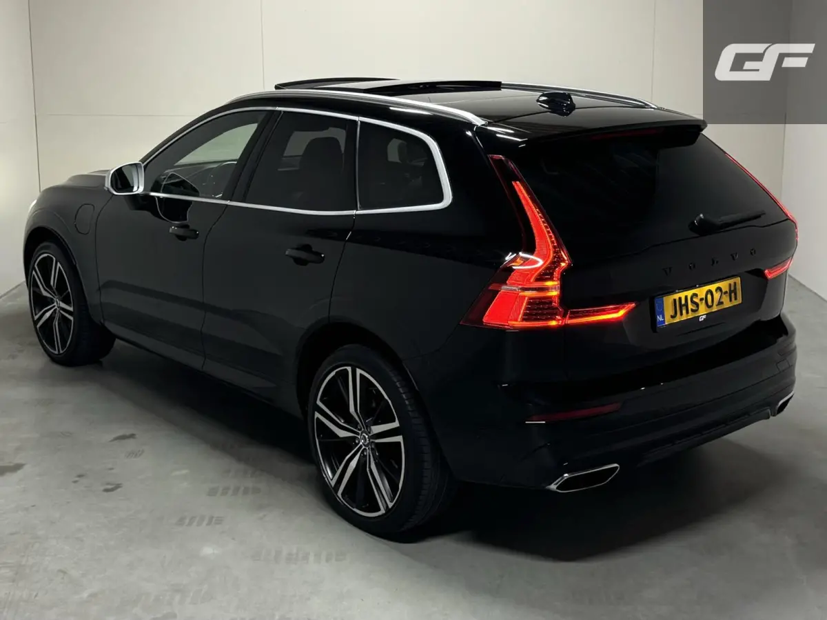 2.0 T8 Twin Engine AWD R-Design Luchtv. Pano H/K HUD 360°