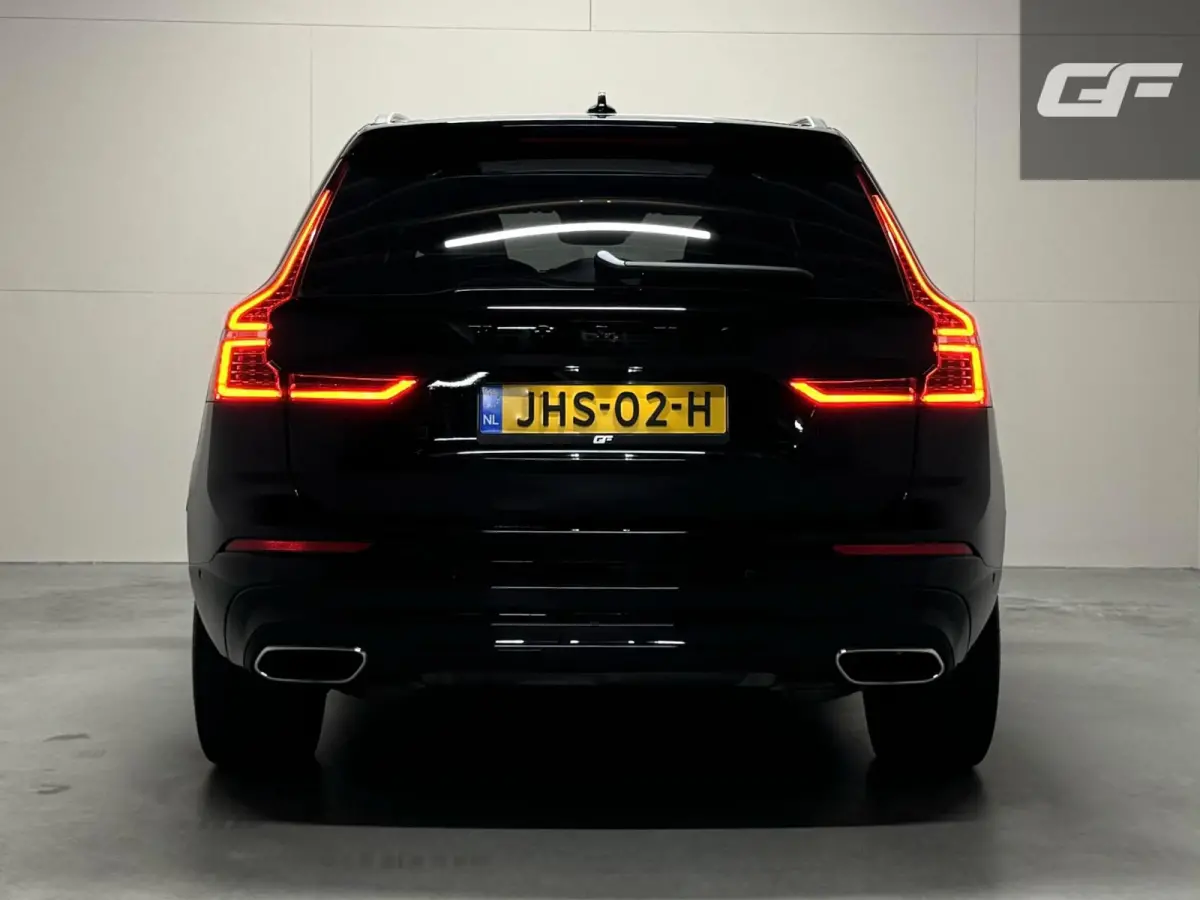 2.0 T8 Twin Engine AWD R-Design Luchtv. Pano H/K HUD 360°
