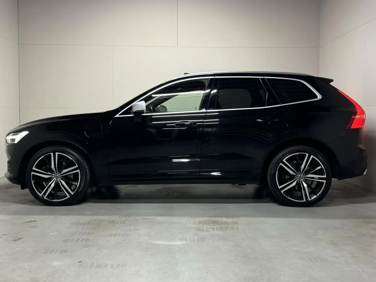 2.0 T8 Twin Engine AWD R-Design Luchtv. Pano H/K HUD 360°