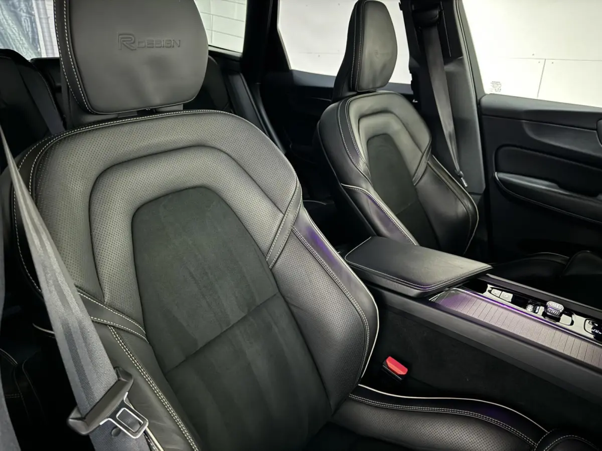 2.0 T8 Twin Engine AWD R-Design Luchtv. Pano H/K HUD 360°