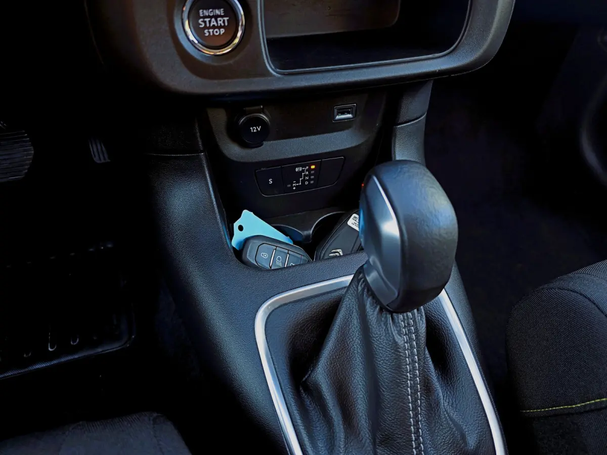 1.2 PureTech Feel - 110 Pk - AUTOMAAT - Euro 6 - Airco - Cruise Control