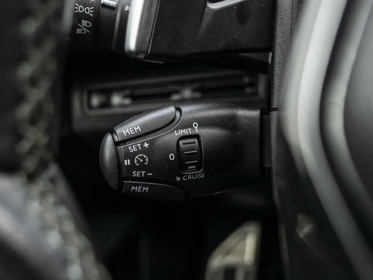 1.2 PureTech Crossway cruise controle, automatische airco, keyless