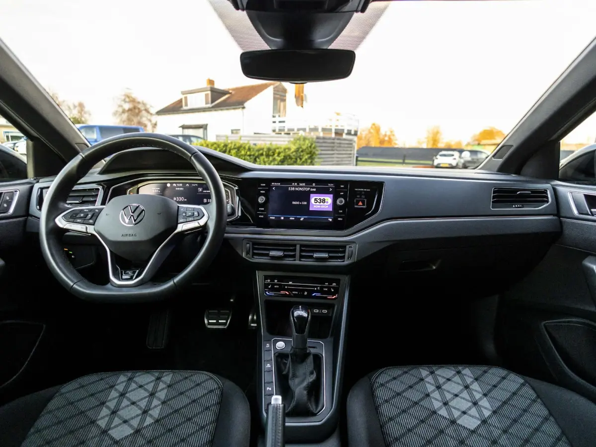 1.0 TSI R-Line R-Line, stoelverwarming, camera, automatische airco, keyless