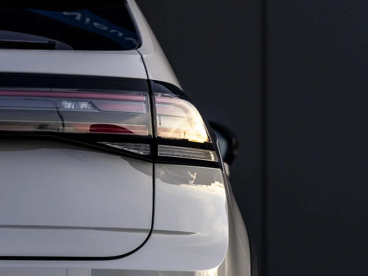 1.0 TSI R-Line R-Line, stoelverwarming, camera, automatische airco, keyless