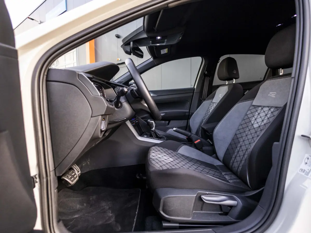 1.0 TSI R-Line R-Line, stoelverwarming, camera, automatische airco, keyless