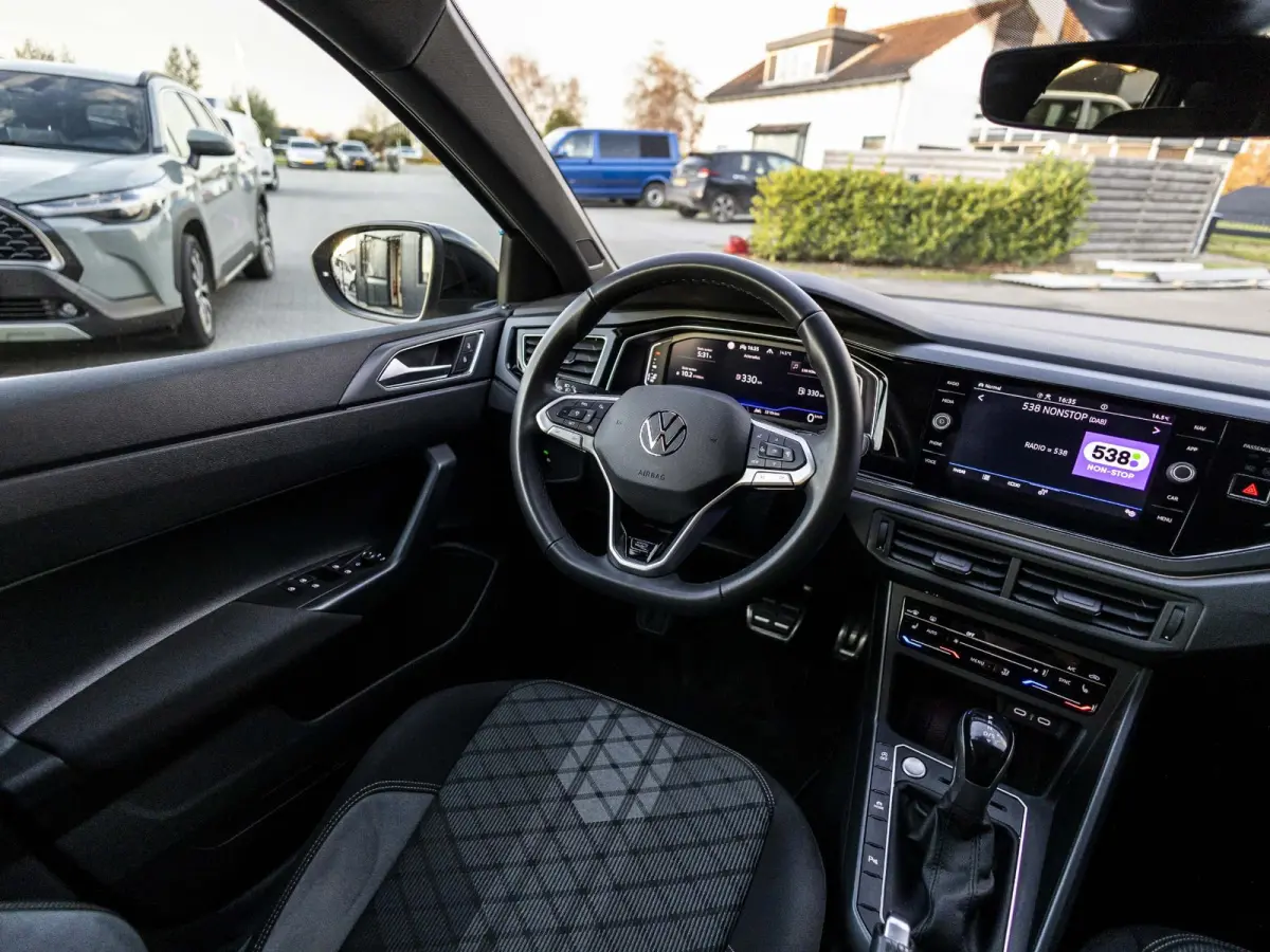 1.0 TSI R-Line R-Line, stoelverwarming, camera, automatische airco, keyless