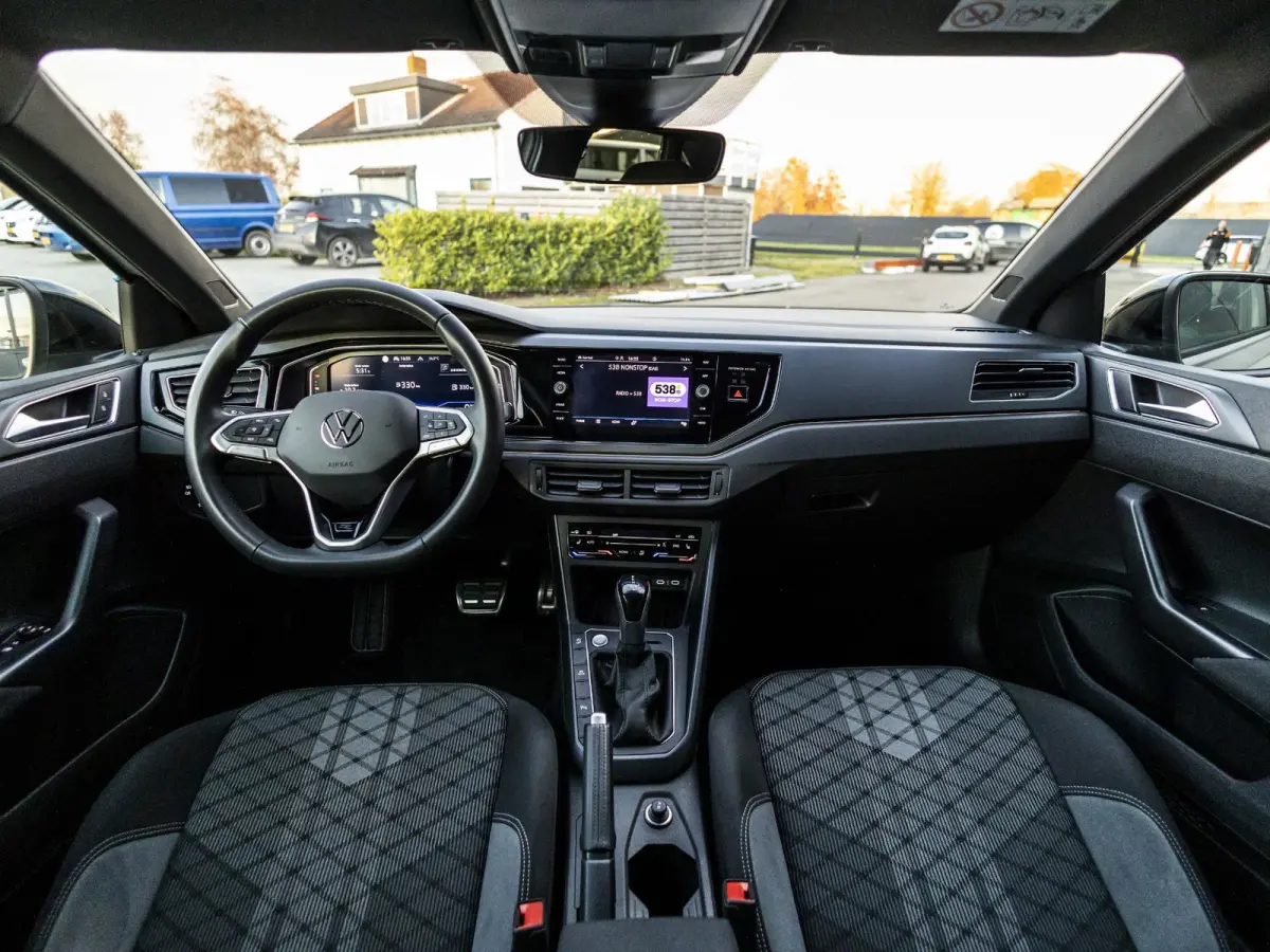 1.0 TSI R-Line R-Line, stoelverwarming, camera, automatische airco, keyless
