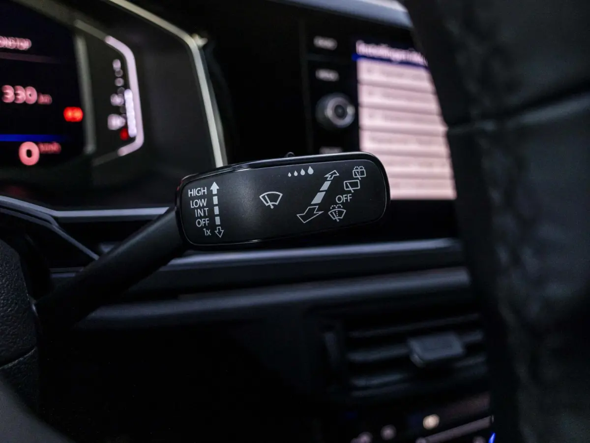 1.0 TSI R-Line R-Line, stoelverwarming, camera, automatische airco, keyless