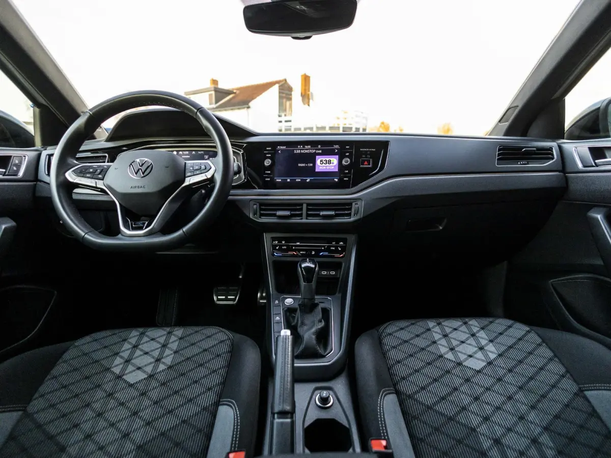 1.0 TSI R-Line R-Line, stoelverwarming, camera, automatische airco, keyless