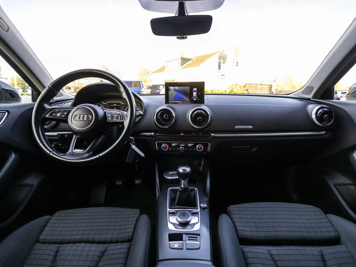 1.0 TFSI Sport Lease Edition Keyless, afneembare trekhaak