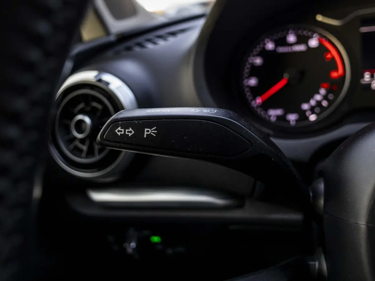 1.0 TFSI Sport Lease Edition Keyless, afneembare trekhaak