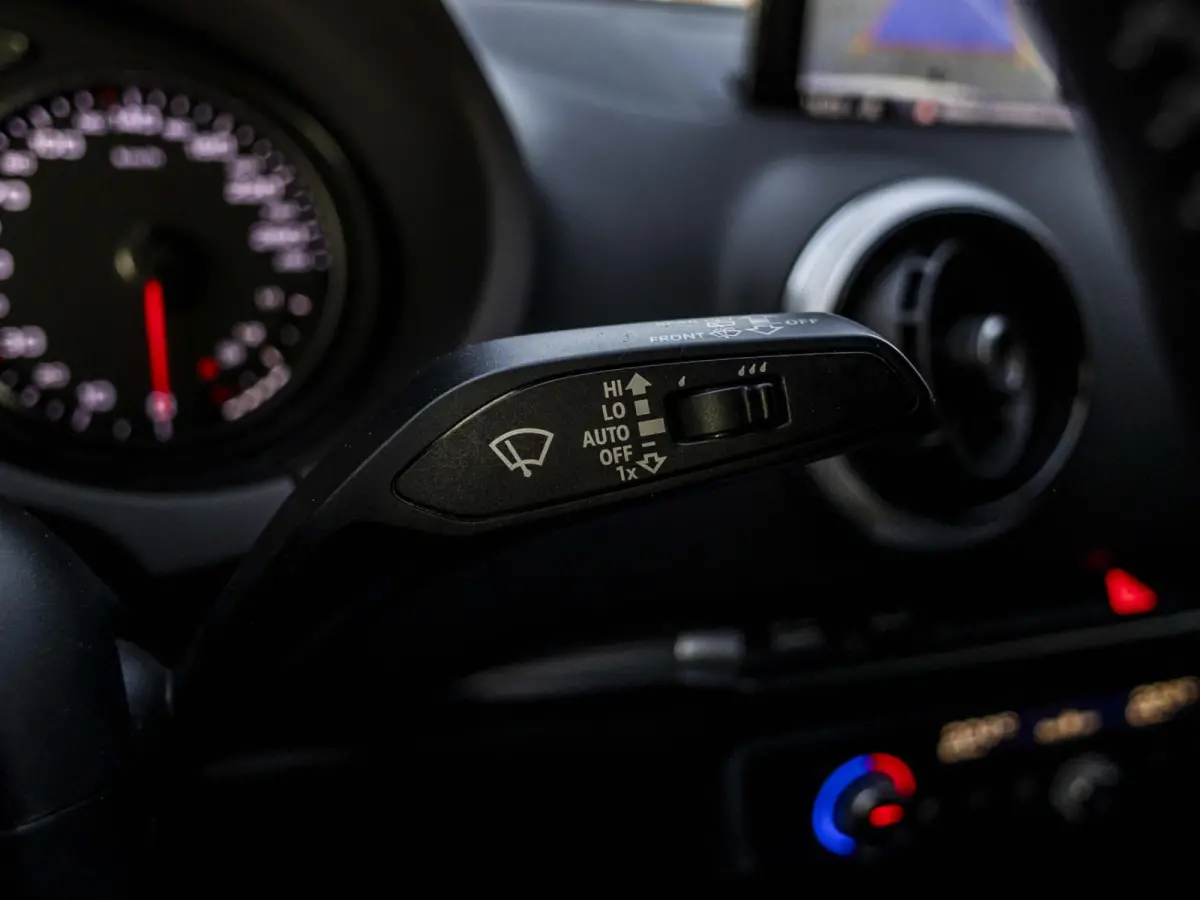 1.0 TFSI Sport Lease Edition Keyless, afneembare trekhaak