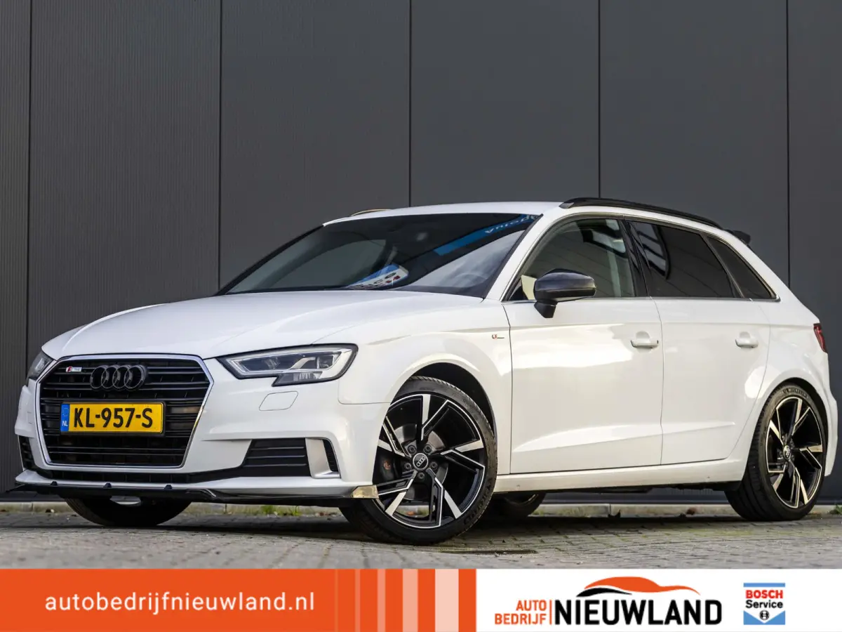 1.0 TFSI Sport Lease Edition Keyless, afneembare trekhaak
