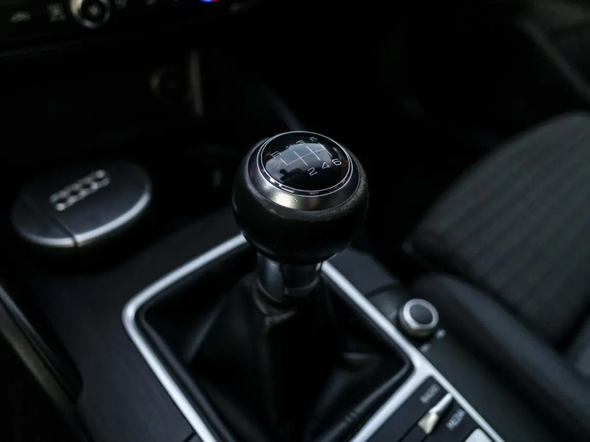 1.0 TFSI Sport Lease Edition Keyless, afneembare trekhaak