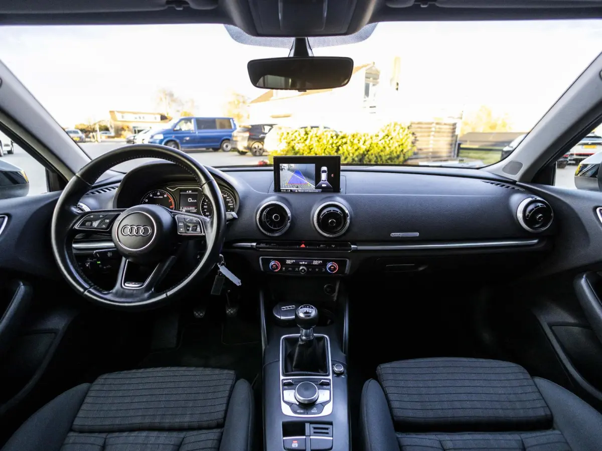 1.0 TFSI Sport Lease Edition Keyless, afneembare trekhaak