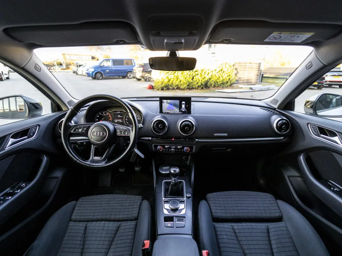 1.0 TFSI Sport Lease Edition Keyless, afneembare trekhaak