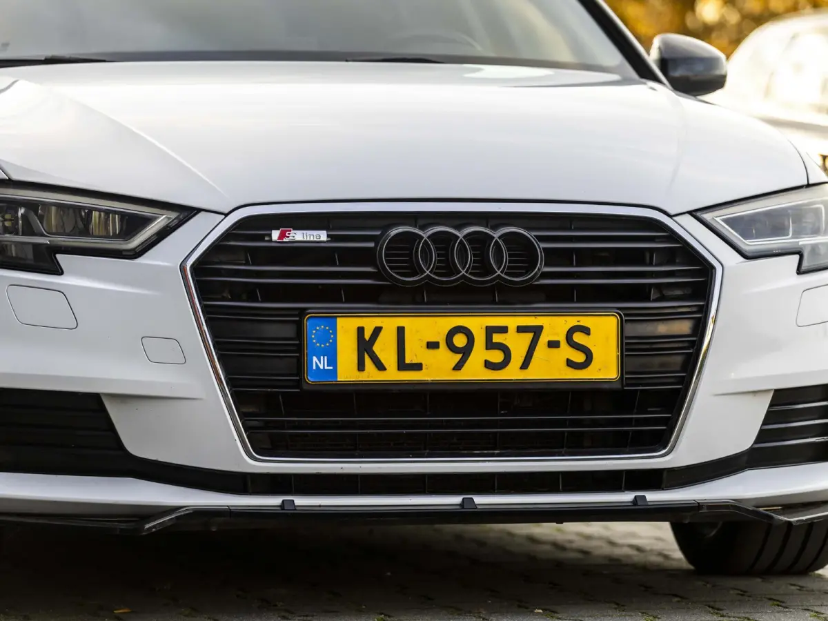 1.0 TFSI Sport Lease Edition Keyless, afneembare trekhaak