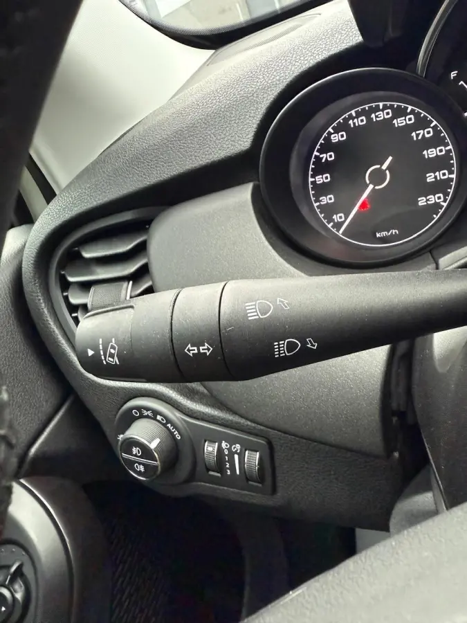 1.0 BENZINE | S-DESIGN | LAGE KM | 1 JAAR GARANTIE