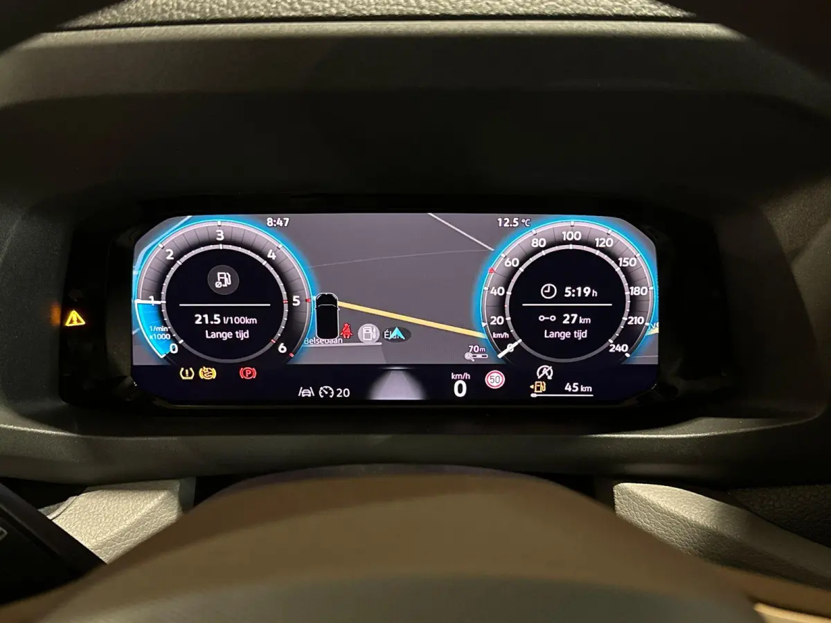 30 2.0 TDI L3H3 Trendline 140PK | Trekhaak | Navigatie met Apple Carplay/Android Auto | Cruise Control | Achteruitrijcamera | Parkeersensor voor en achter |