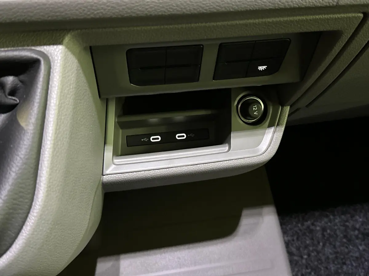30 2.0 TDI L3H3 Trendline 140PK | Trekhaak | Navigatie met Apple Carplay/Android Auto | Cruise Control | Achteruitrijcamera | Parkeersensor voor en achter |