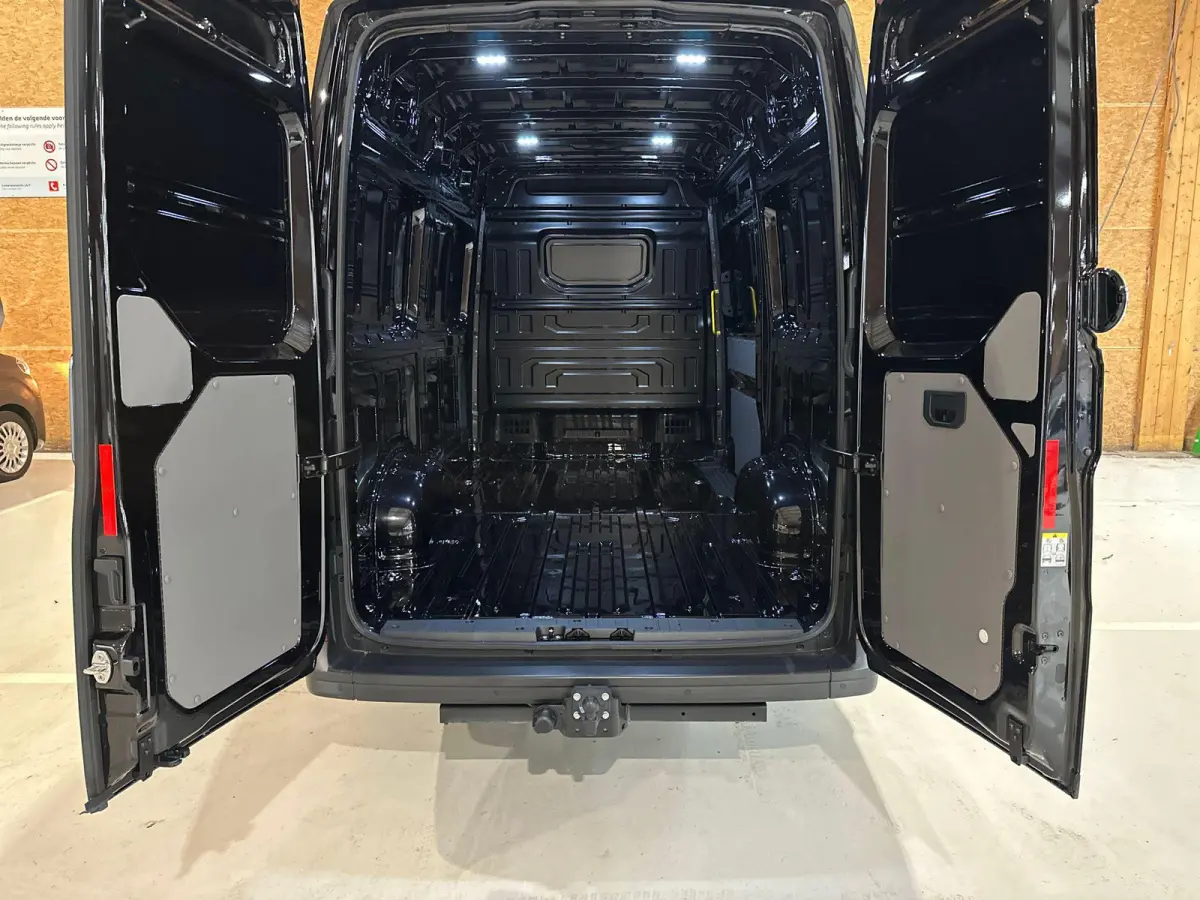 30 2.0 TDI L3H3 Trendline 140PK | Trekhaak | Navigatie met Apple Carplay/Android Auto | Cruise Control | Achteruitrijcamera | Parkeersensor voor en achter |