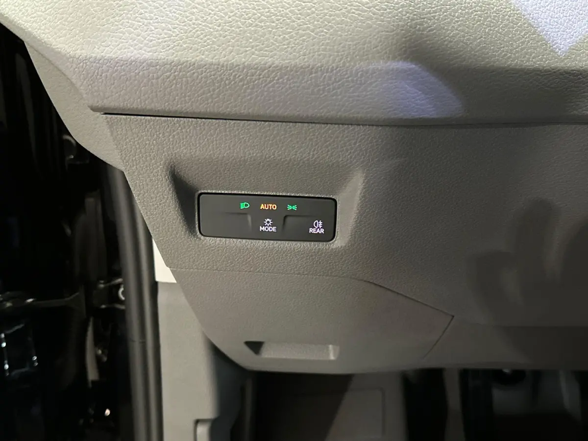 30 2.0 TDI L3H3 Trendline 140PK | Trekhaak | Navigatie met Apple Carplay/Android Auto | Cruise Control | Achteruitrijcamera | Parkeersensor voor en achter |