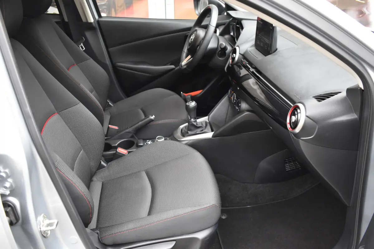 1.5 Skyactiv-G Sportive / Carplay / Cruise / Camera / Stoelverwarming