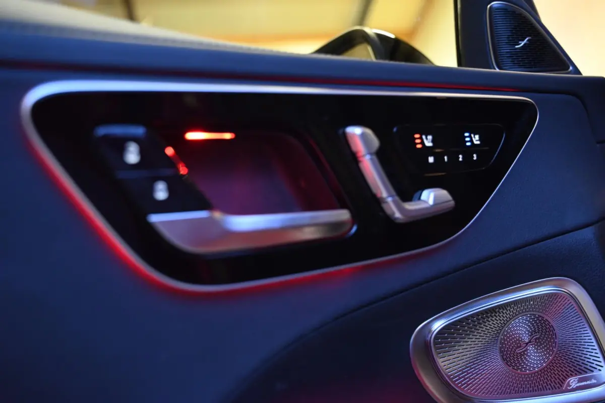 300 e AMG Line - Stoelventilatie - Memory - Distronic - HUD - Volleer - Stuurverwarming - Trekhaak -