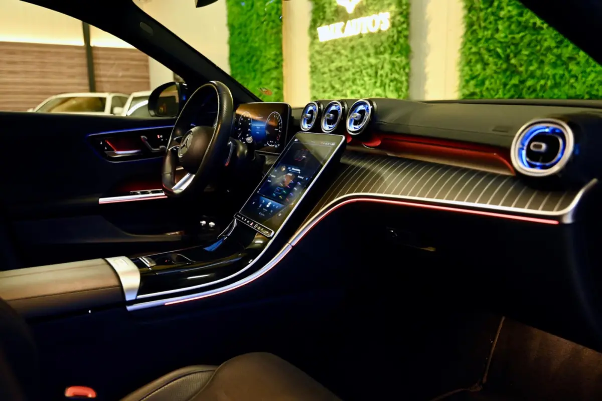 300 e AMG Line - Stoelventilatie - Memory - Distronic - HUD - Volleer - Stuurverwarming - Trekhaak -