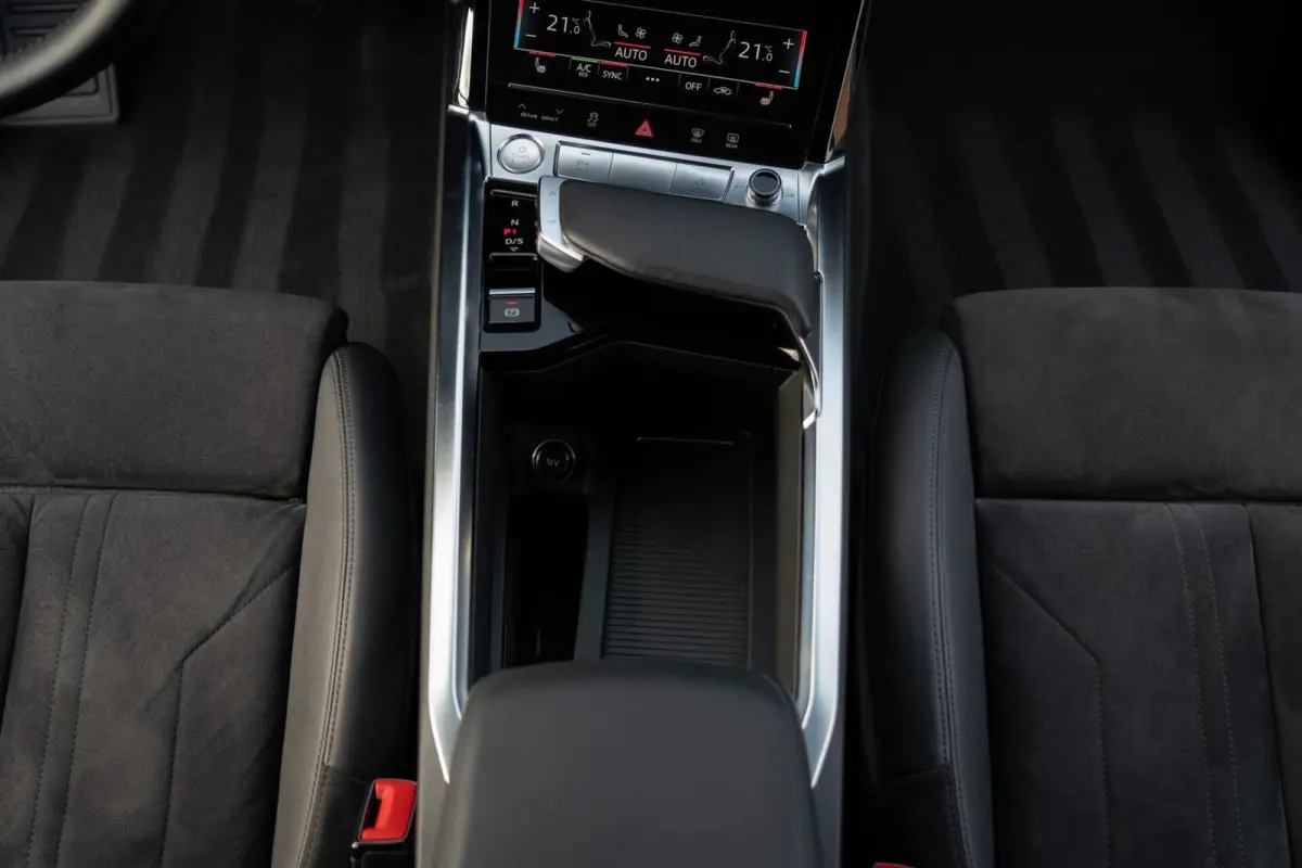 55 Quattro 95 kWh|Advanced S-Line|1ste Eig|Trekhaak|Luchtvering|Virtual|Adaptive Cruise control|360° Camera|Dealer Onderhouden
