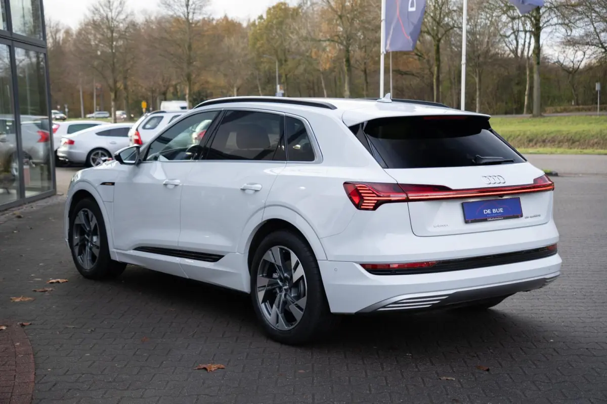 55 Quattro 95 kWh|Advanced S-Line|1ste Eig|Trekhaak|Luchtvering|Virtual|Adaptive Cruise control|360° Camera|Dealer Onderhouden