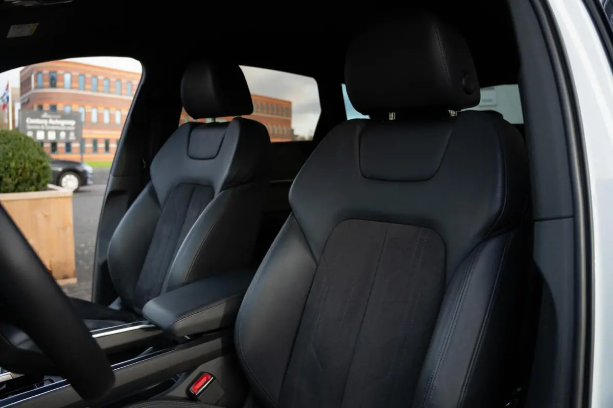 55 Quattro 95 kWh|Advanced S-Line|1ste Eig|Trekhaak|Luchtvering|Virtual|Adaptive Cruise control|360° Camera|Dealer Onderhouden