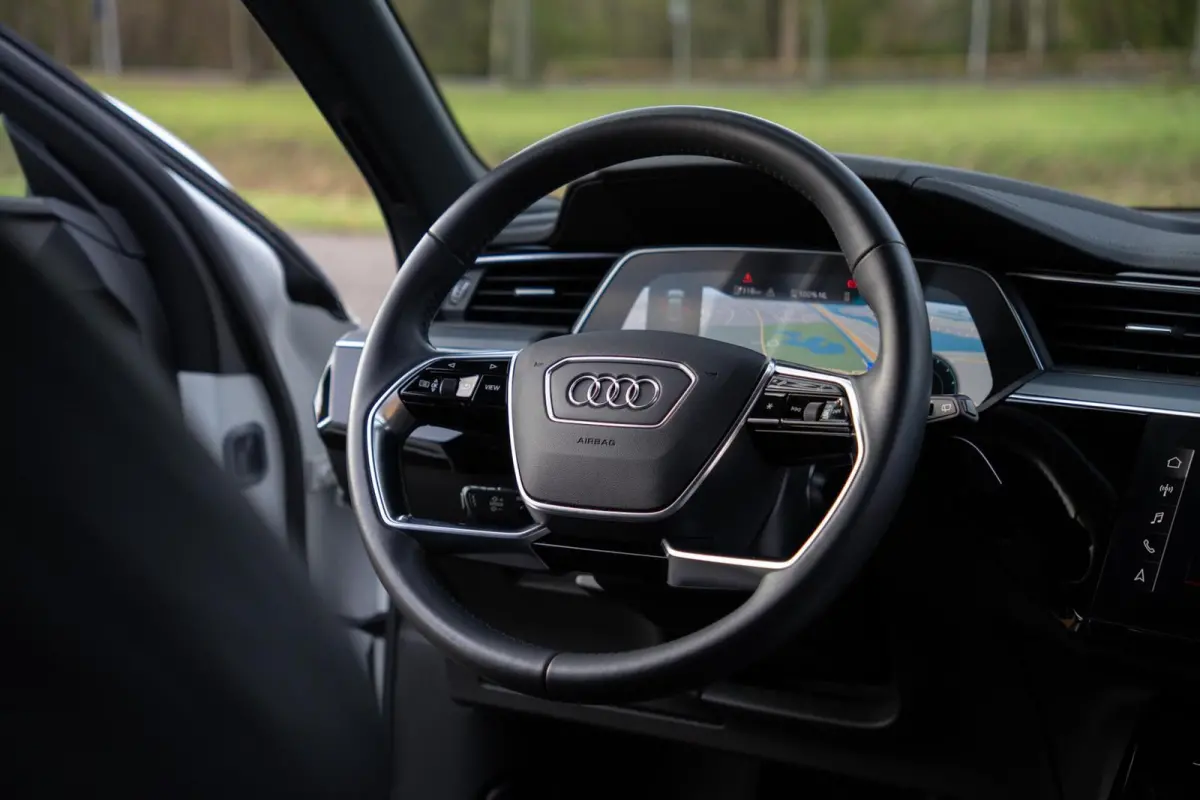 55 Quattro 95 kWh|Advanced S-Line|1ste Eig|Trekhaak|Luchtvering|Virtual|Adaptive Cruise control|360° Camera|Dealer Onderhouden