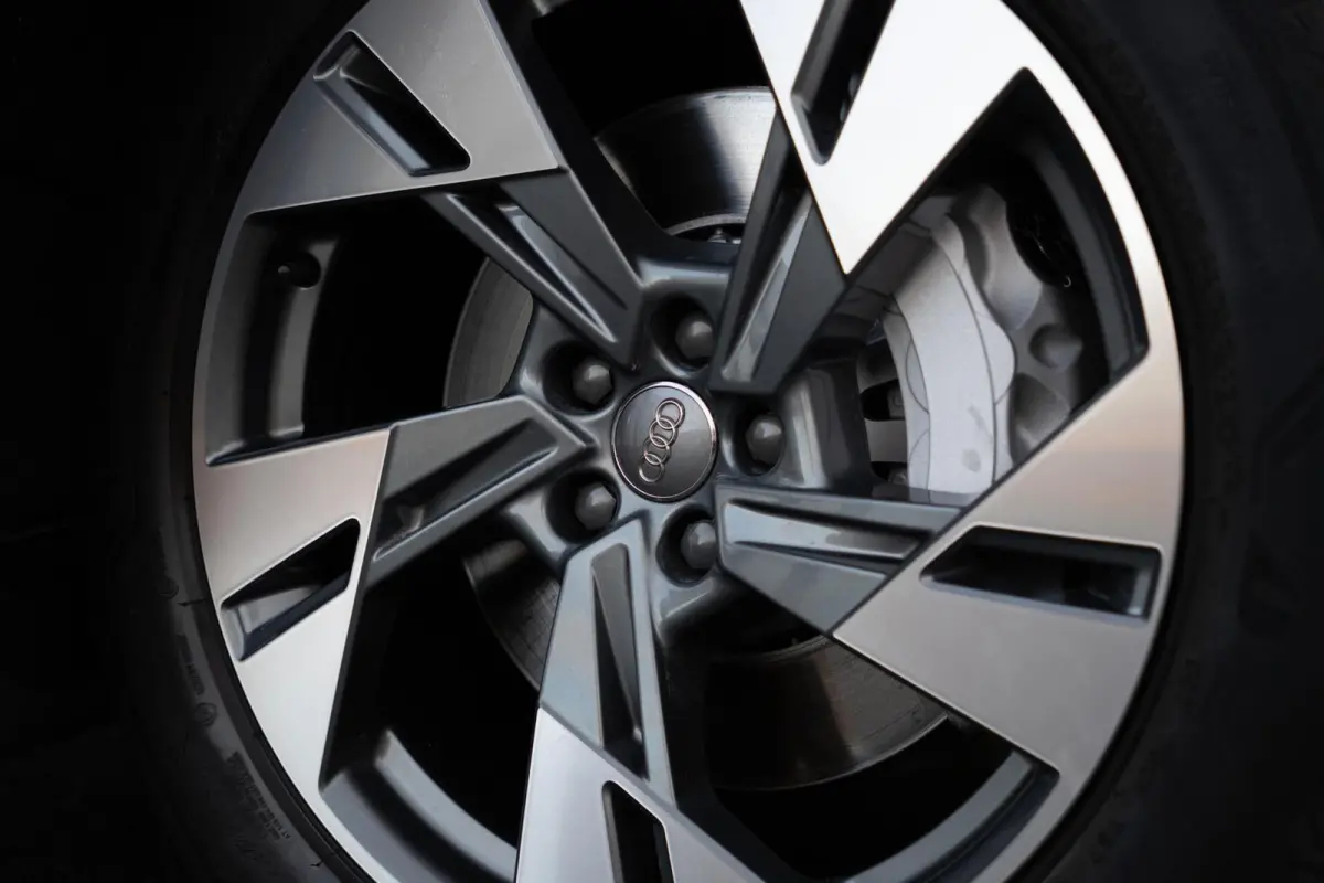 55 Quattro 95 kWh|Advanced S-Line|1ste Eig|Trekhaak|Luchtvering|Virtual|Adaptive Cruise control|360° Camera|Dealer Onderhouden