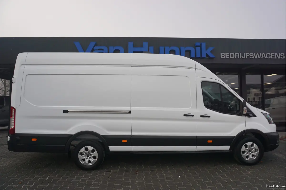 350L 130PK L4H3 BPM VRIJ!! Navi, 360° Camera, Adap. Cruise, LM Velg!! NR. A107