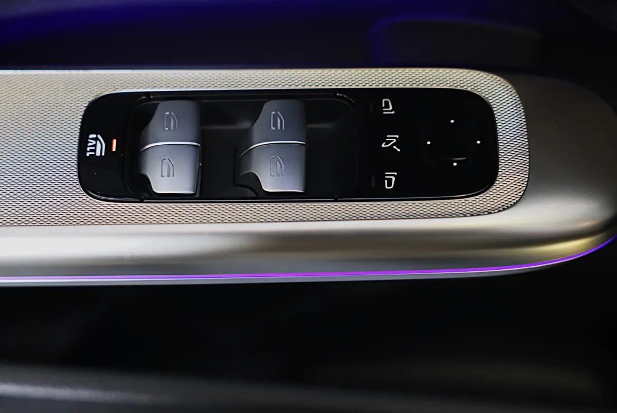 300 4MATIC AMG Line / Massage / Head Up / Memory / Aircap / Leder / Verkoeling / Burmester / 20 Inch