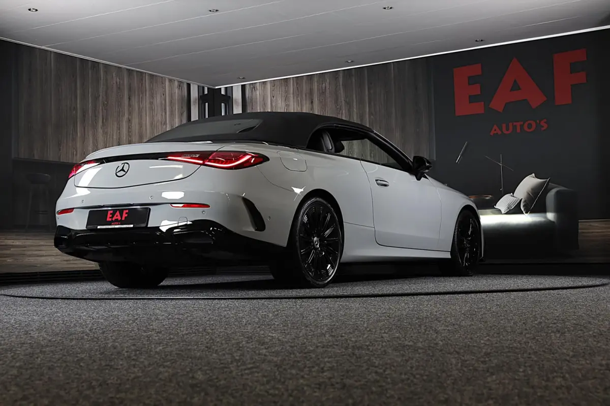 300 4MATIC AMG Line / Massage / Head Up / Memory / Aircap / Leder / Verkoeling / Burmester / 20 Inch