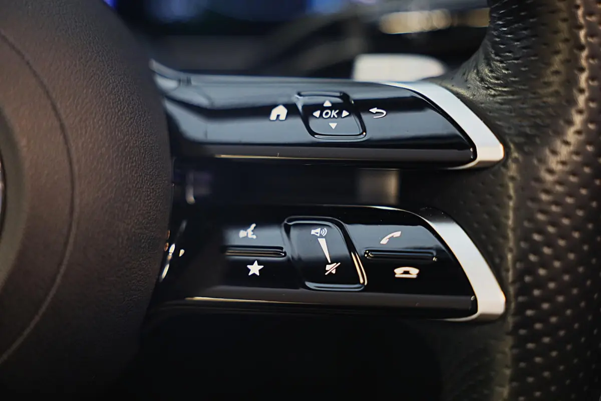 300 4MATIC AMG Line / Massage / Head Up / Memory / Aircap / Leder / Verkoeling / Burmester / 20 Inch