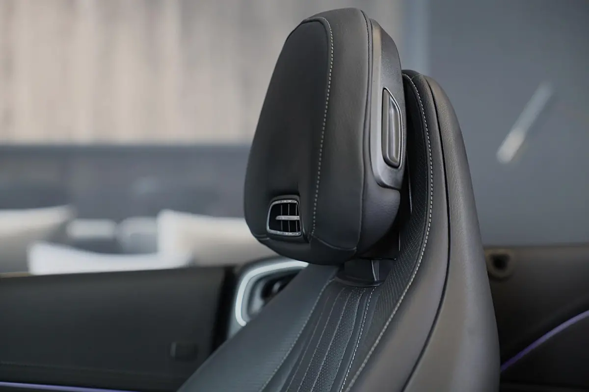 300 4MATIC AMG Line / Massage / Head Up / Memory / Aircap / Leder / Verkoeling / Burmester / 20 Inch