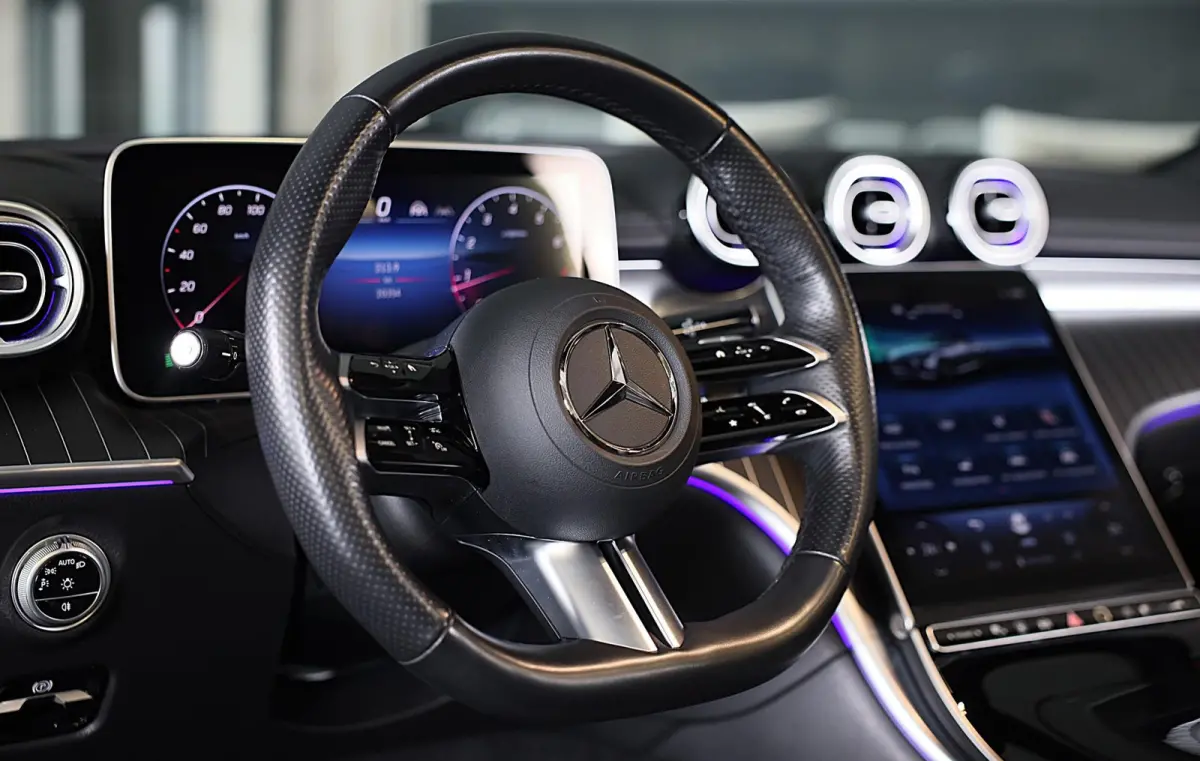 300 4MATIC AMG Line / Massage / Head Up / Memory / Aircap / Leder / Verkoeling / Burmester / 20 Inch