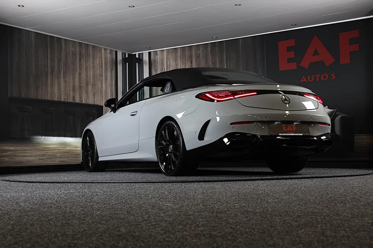 300 4MATIC AMG Line / Massage / Head Up / Memory / Aircap / Leder / Verkoeling / Burmester / 20 Inch