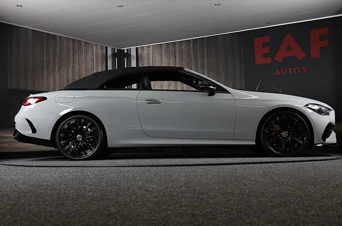 300 4MATIC AMG Line / Massage / Head Up / Memory / Aircap / Leder / Verkoeling / Burmester / 20 Inch