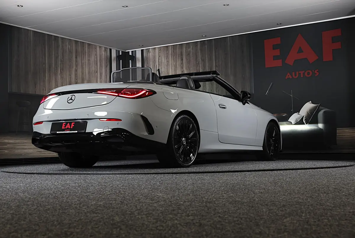 300 4MATIC AMG Line / Massage / Head Up / Memory / Aircap / Leder / Verkoeling / Burmester / 20 Inch