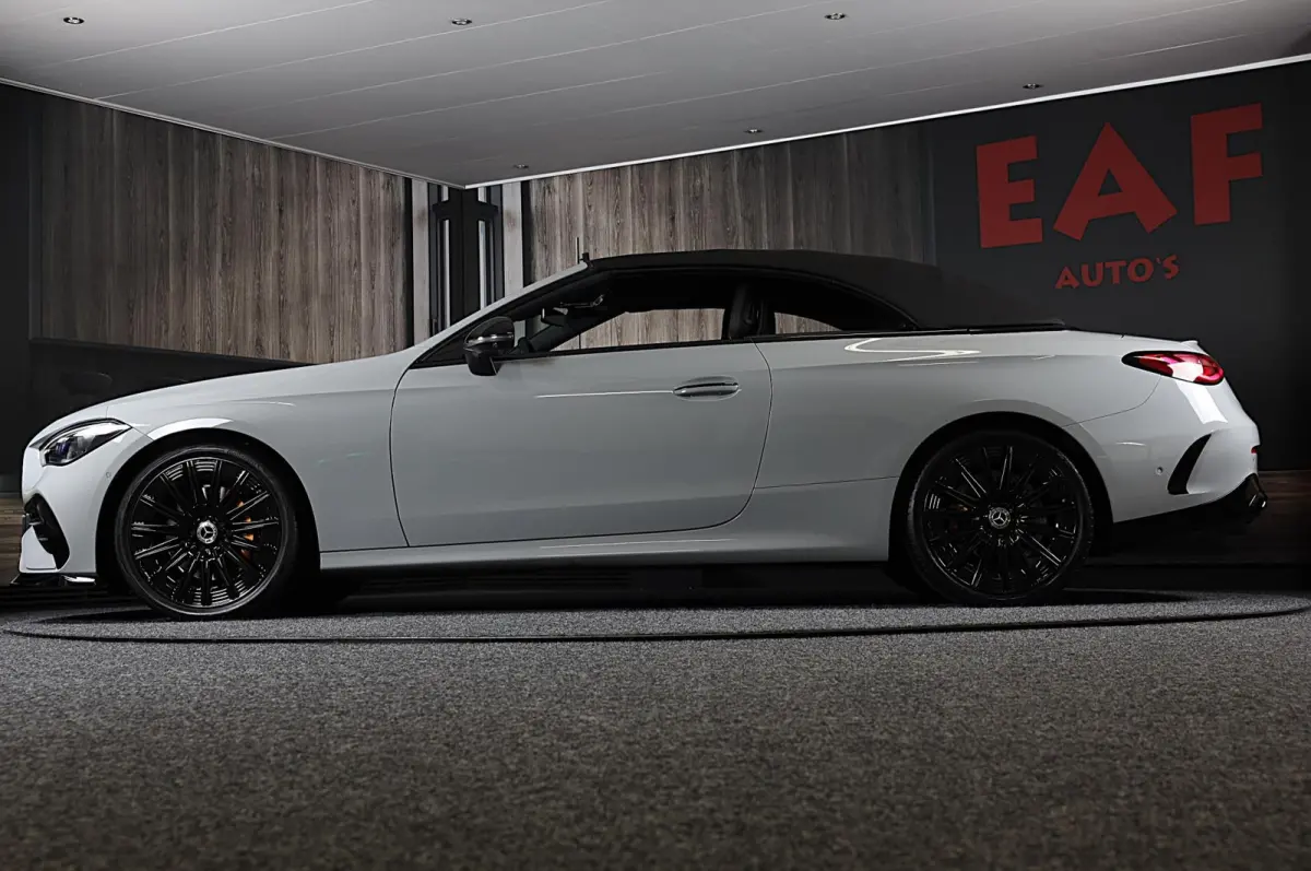 300 4MATIC AMG Line / Massage / Head Up / Memory / Aircap / Leder / Verkoeling / Burmester / 20 Inch